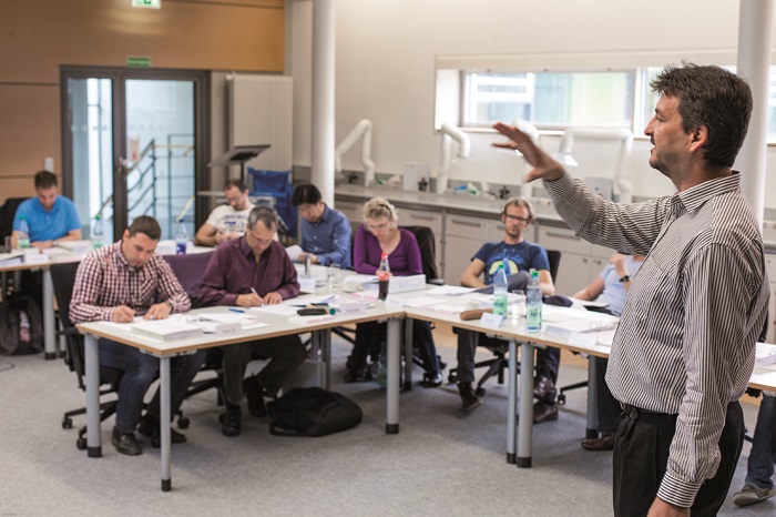 The courses take place directly at the Fraunhofer IFAM and the participants receive accompanying documents and final certificates.